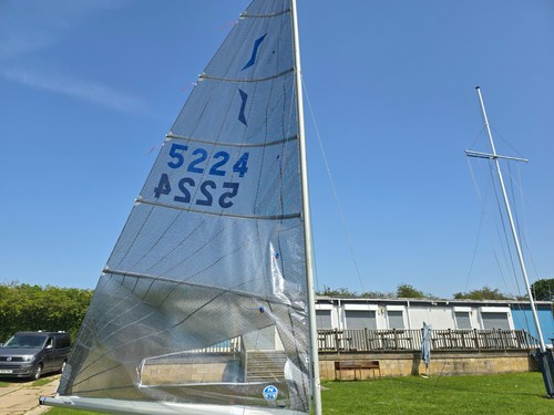 Winder solo sailing dinghy - solo,