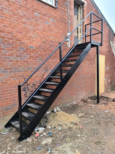 Fire escapes steel - escapes, to