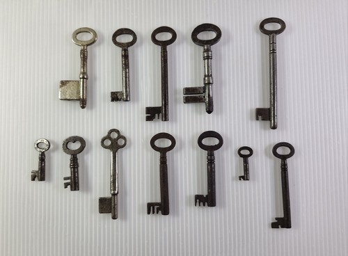 Job lot vintage skeleton - lot,