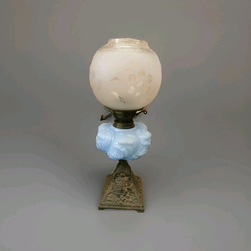 Beautiful victorian oil lamp - beautiful,