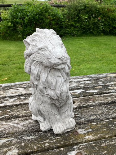 Nicely detailed heavy stone - ,