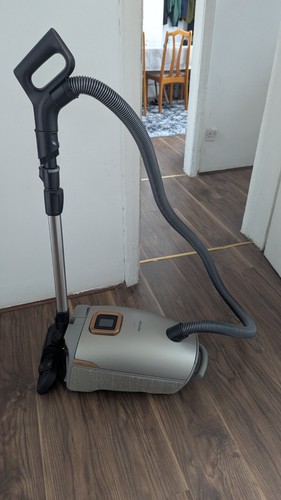 Miele vacuum cleaner - miele, l1