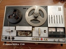 Reel-to-reel tape recorder