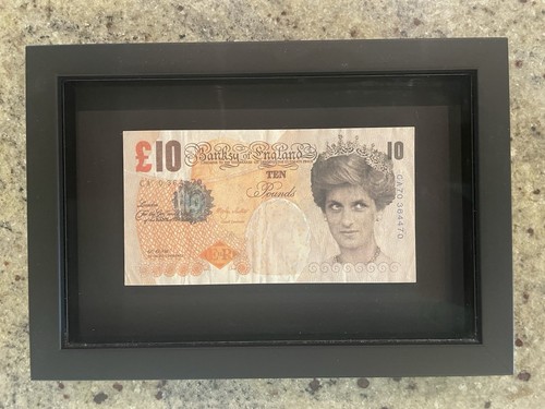 Banksy faced tenner 2004 - di-faced,