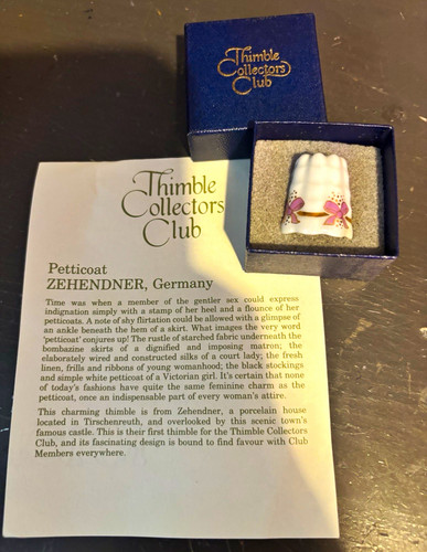Thimble collectors club - collectors,