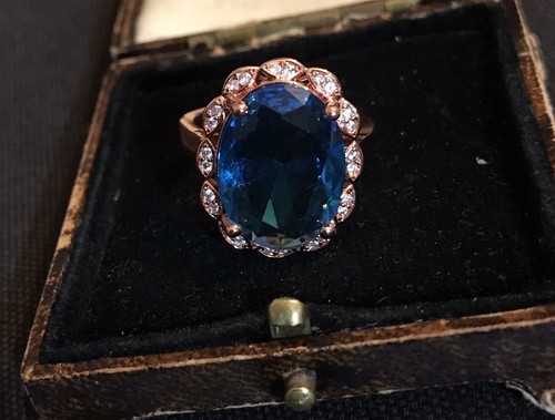 Vintage style jewellery - style, blue