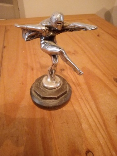 Rare 1930 era car mascot - rare,