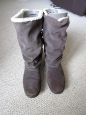 BROWN SUEDE FLAT CALF LENGTH