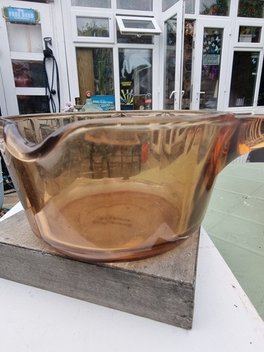Amber corning visions pouring - corning,