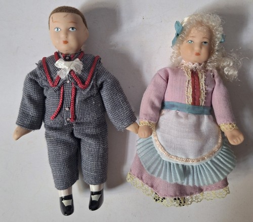 Miniature dolls house - dolls,