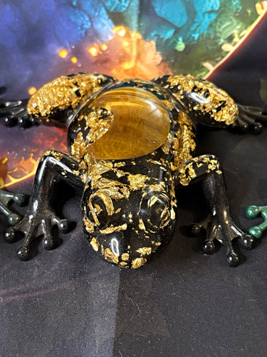 Black gold frog - black/gold,