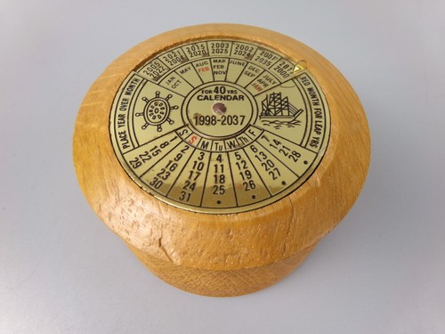 Wooden years calendar - wooden, 40