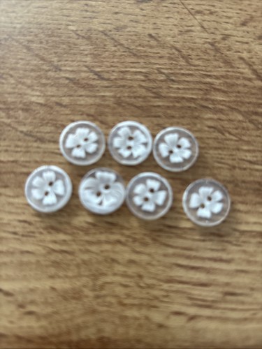 White plastic buttons flowers - white,