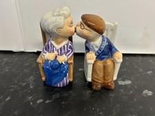 Westland Magnetic Set,   old couple kissing , on rocking chairs, adorable