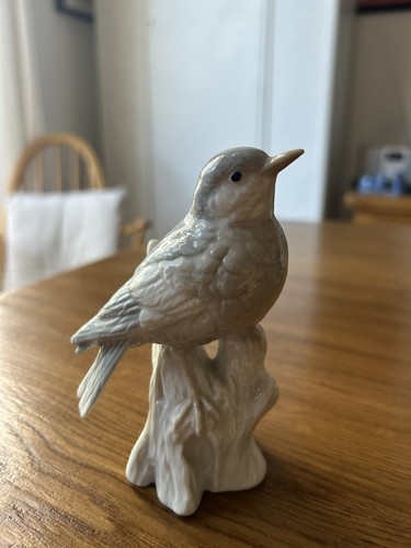Vintage porcelain bird