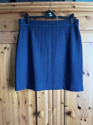 Blue patterned jacquard - blue,