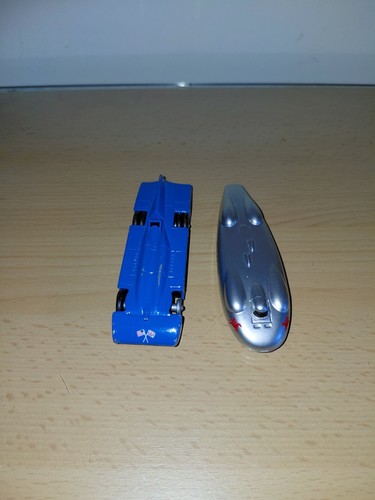 Two land speed cars - speed,