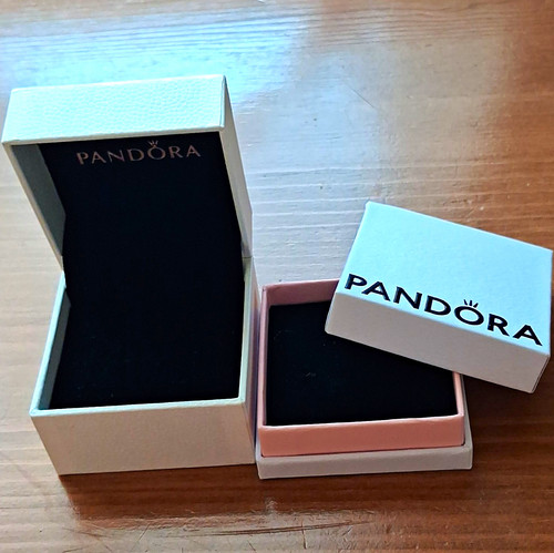 Pandora gift boxes white pink - pandora,