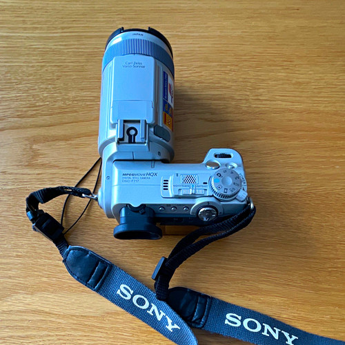 Sony cyber shot dsc f717 - cyber-shot, dsc-f717