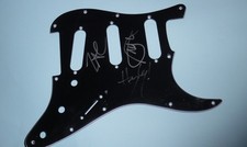 PARAMORE SIGNED X3 BAND STRAT