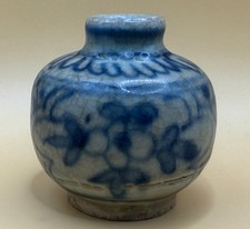 Chinese Ming Dynasty Blue & White Jarlet (D)