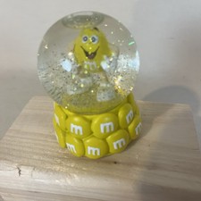 Yellow m&m's Mini Snow Globe -