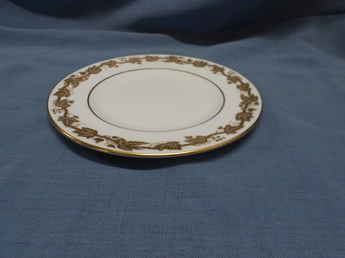 Wedgwood bread plates - 4,