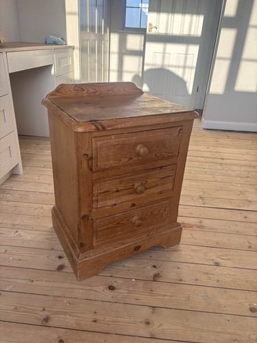 Solid wooden bedside tabe - solid,