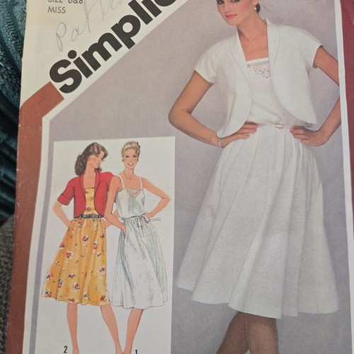 Simplicity 9909 vintage cut
