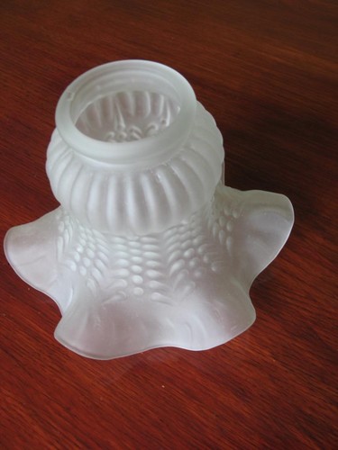 Glass lamp shade frilly - lamp, shade.