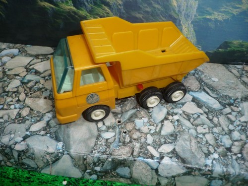 Japan dump truck old - dump,