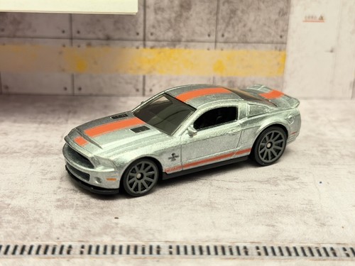 Hot wheels ford shelby - hot,