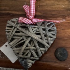 clearence wicker heart 4x 4