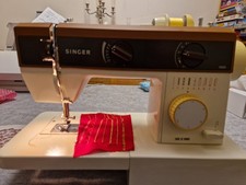 Vintage Singer 5525 Sewing