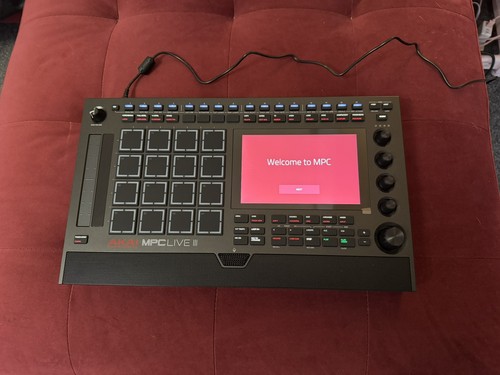 Akai professional mpc live - professional, 3
