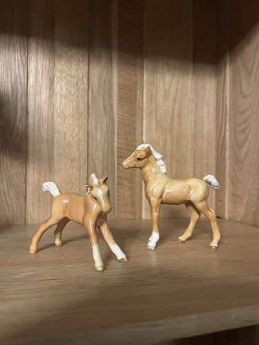 Beswick horse foal no - x,