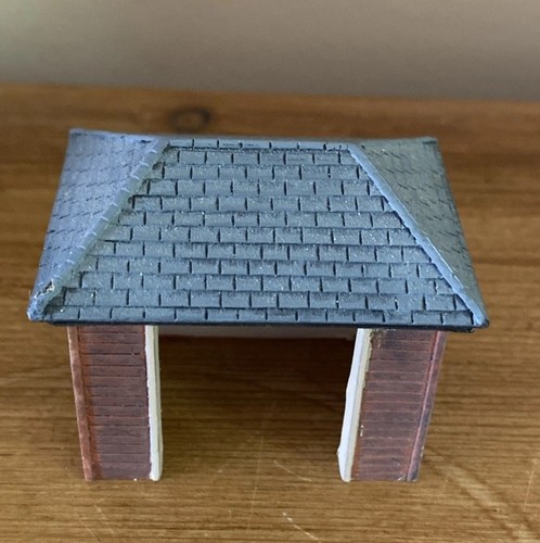Hornby skaledale bus shelter - bus,