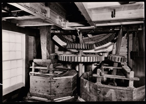 Saxtead green post mill - green,