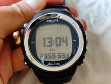 SUUNTO D4F diving watch, barely Used includes data cable for pc connection