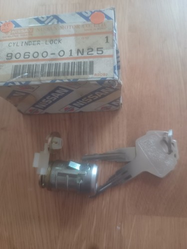 Nissan urvan e24 tailgate lock - urvan, e24,tailgate