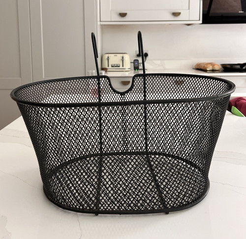 Black metal wire mesh clip - wire, clip-on