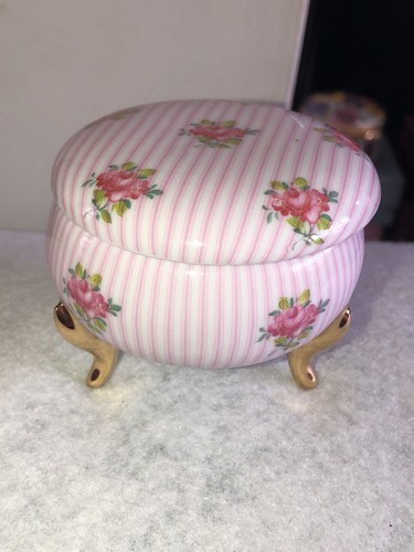 Past times porcelain - times, footed