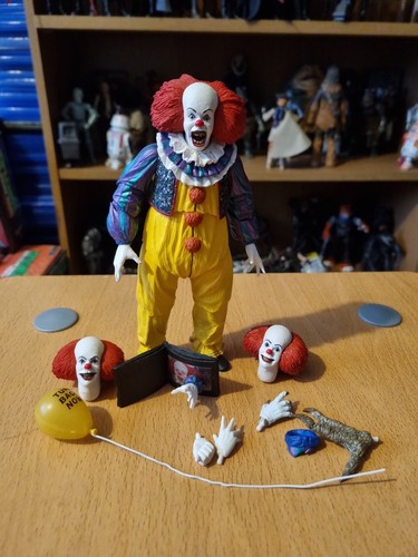 Neca pennywise ultimate - pennywise,
