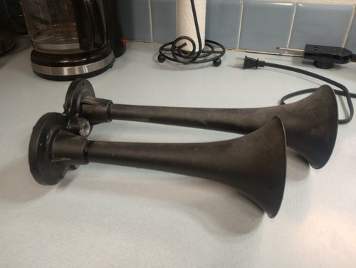 Working military truck - military, horns