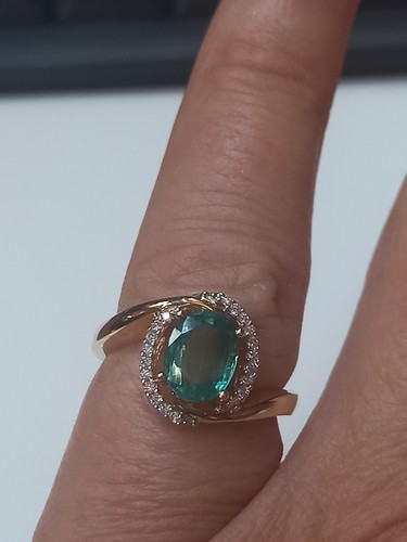 1ct emerald 20ct diamond - 0.20ct,