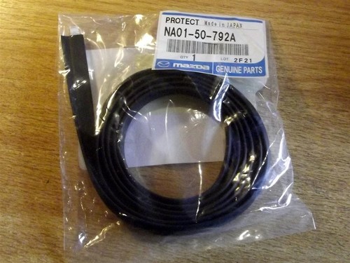 Windscreen cowl protector