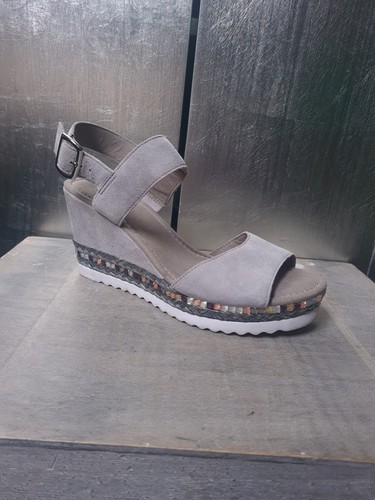 Mint condition gabor sandals - mint,