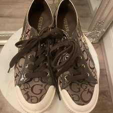 GUESS Womens Monogram Logo