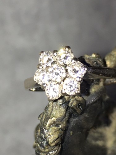 Gassan diamond cluster daisy - cluster,
