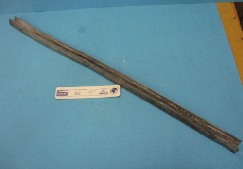 Upper window seal - seal, land